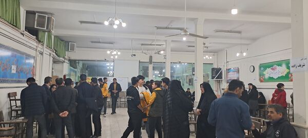  دیدار والدین با معلمان در دبیرستان ابوذر غفاری نیشابور