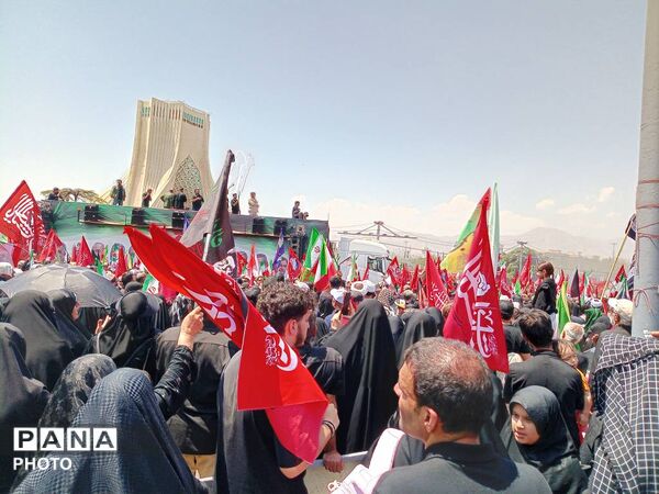 میدان آزادی؛ خروش عاشقان در بدرقه رهبر شهید