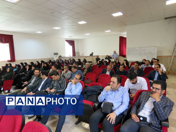جلسهٔ بررسی چالش‌های آسیب‌های اجتماعی و نظام مراقبت‌های اجتماعی دانش‌آموزان (نماد) منطقهٔ پردیس
