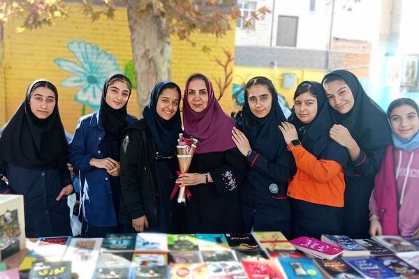 لبخند و شور نوجوانی، نشاط مدارس شهرستان قدس در ۱۳ آبان 