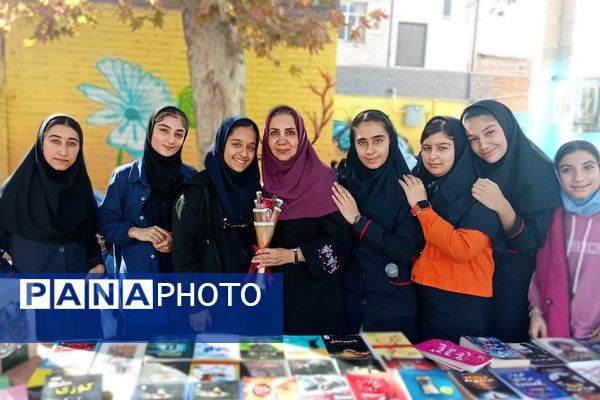 لبخند و شور نوجوانی، نشاط مدارس شهرستان قدس در ۱۳ آبان 