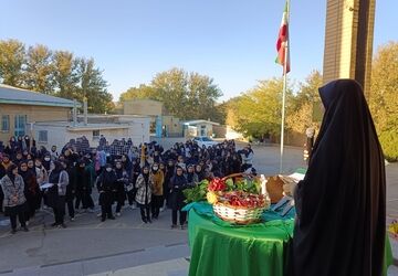 روز میلاد حضرت زینب(س)، روز لبخند و مهربانی در دبیرستان عشقی‌فرد