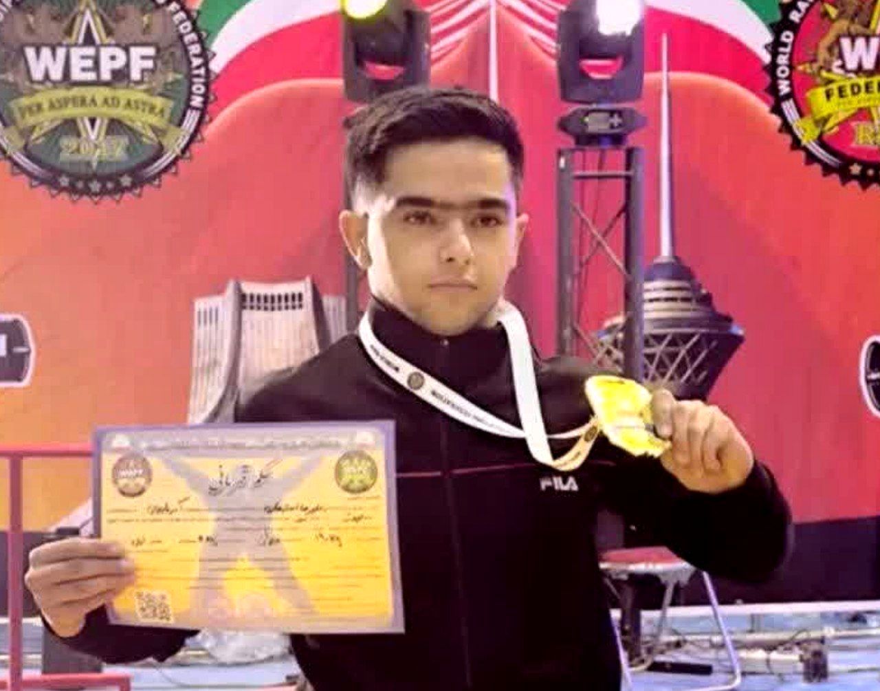 دانشجومعلم آذربایجان شرقی مقام قهرمانی «ددلیفت» جهان را کسب کرد