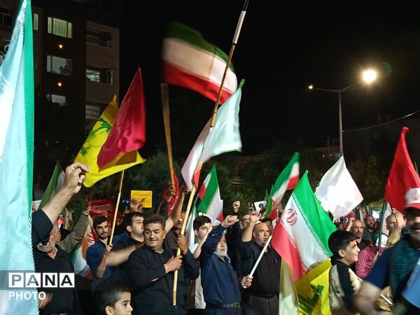 نوای طنین انداز حضور پرشور مردم در شب صد و بیست و هشتم
