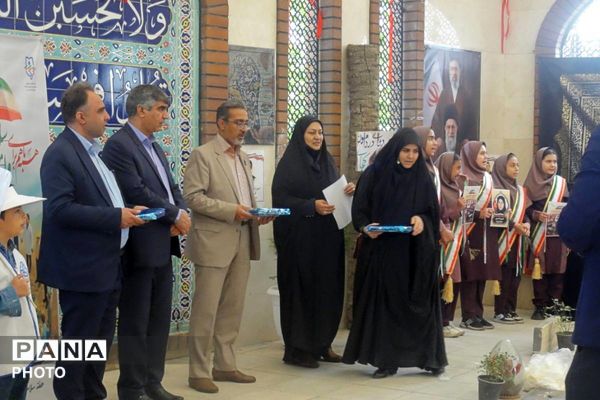 غبار روبی مزار شهدا در پردیس همزمان با هفته سلامت