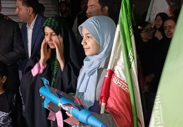 ما دانش‌آموزان کلاس درس شهادتیم