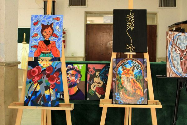 نمایشگاه آثار هنرجویان هنرستان فنی‌وحرفه‌ای دخترانه آفرینش پردیس