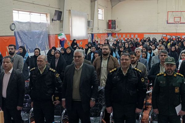 جشن یاوران انقلاب در دبیرستان محبی نیشابور 