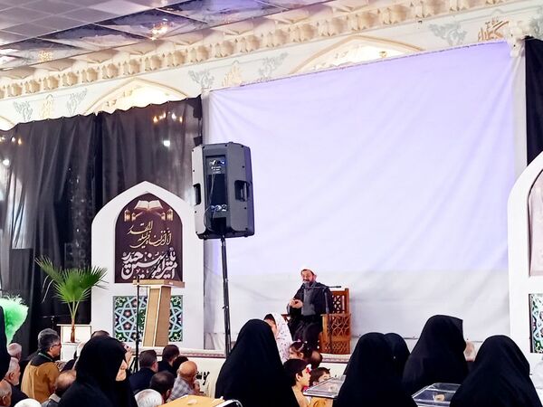 تحویل سالی متفاوت در امامزاده سید حمزه کاشمر