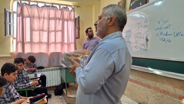 جشن سالروز میلاد امام حسن عسگری(ع) در دبیرستان شادیان