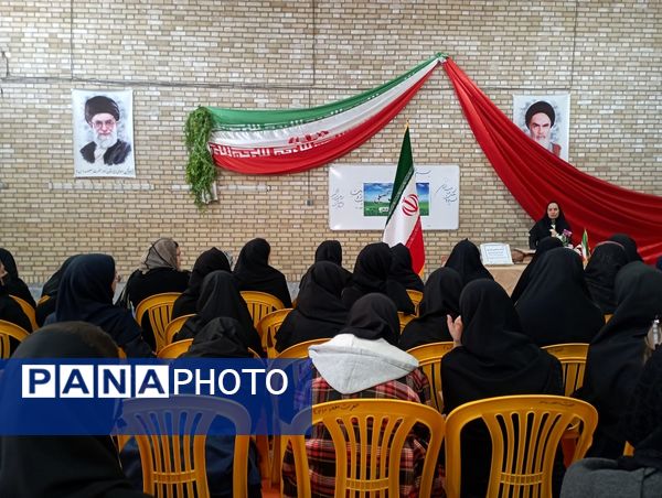 برگزاری جلسه آموزش خانواده با موضوع هدایت تحصیلی پایه نهم در قوچان