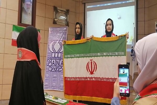 تقدیر از دانش‌آموز خبرنگاران فعال ناحیه 2 مشهد