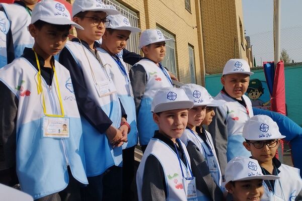 افتتاحیه سفیران سلامت در دبستان ابن‌سینا بهارستان‌دو