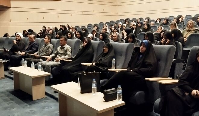 آیین تجلیل از برگزیدگان نمایشگاه مدرسه انقلاب در شهرستان خرم‌ آباد