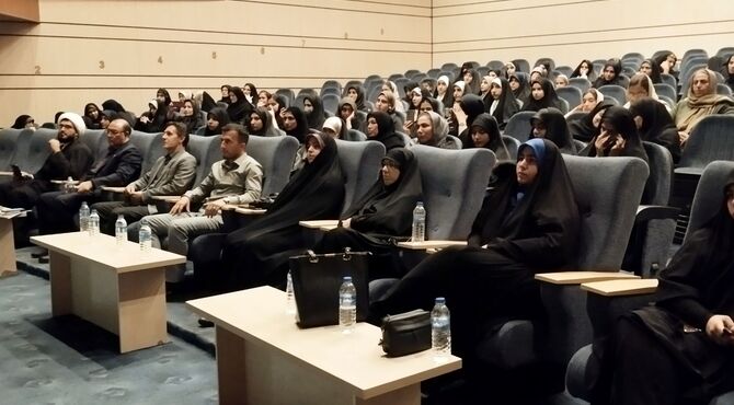 آیین تجلیل از برگزیدگان نمایشگاه مدرسه انقلاب در شهرستان خرم‌ آباد