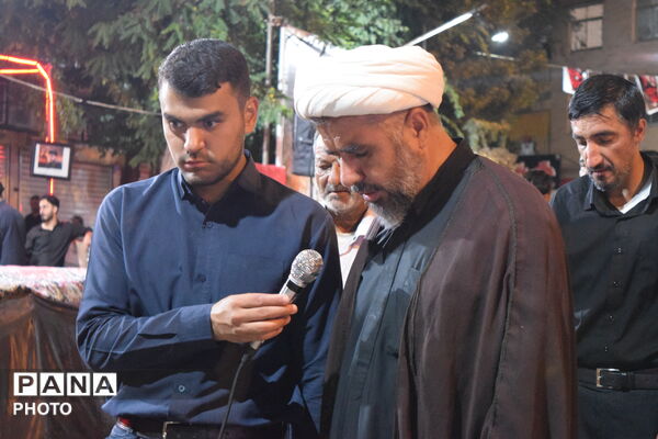 برگزاری نماز لیله‌الدفن برای رهبر شهید و خانواده‌اش و اقامه نماز استغاثه در تجمعات شبانه فارسان
