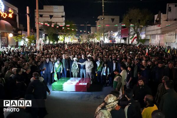 اجتماع باشکوهی فرهنگیان استان البرز در چهلم شهادت رهبر و دانش‌آموزان میناب