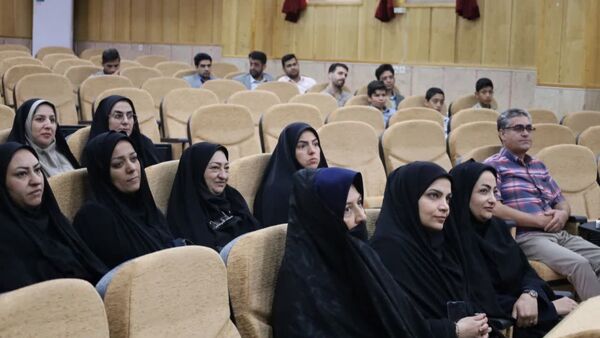 تجلیل از برگزیدگان جشنواره تجارب برتر تربیتی شهرستان زارچ 
