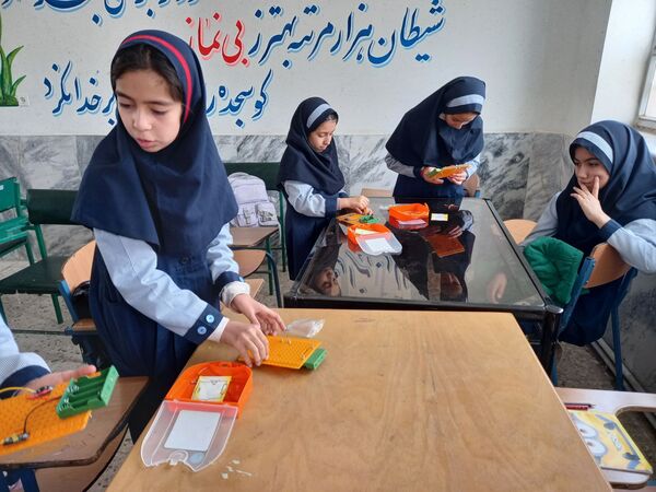 بازدید دانش آموزان دبستان ناهید نخودی از پژوهشرای نیشابور