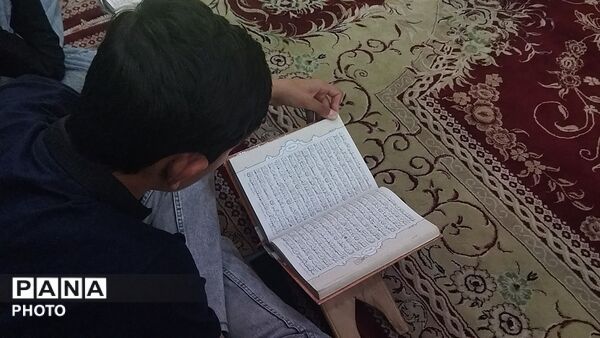 جزء خوانی قرآن کریم با حضور نسل  z در مسجد الرضای نیشابور 