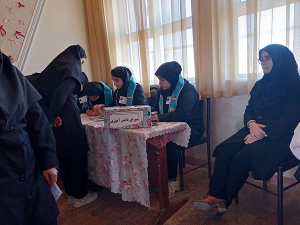 انتخابات شورای دانش‌آموزی دبیرستان الزهرای خواجه