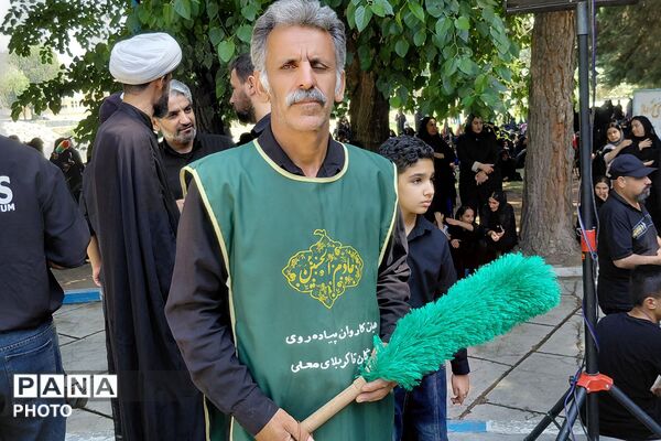 مراسم معنوی عاشورای حسینی بر مزار شهدای گمنام لردگان