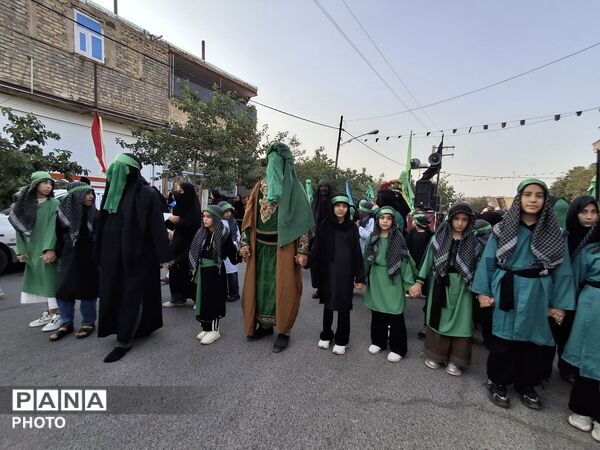 حرکت نمادین کاروان اسرای کربلا در شهر آوه