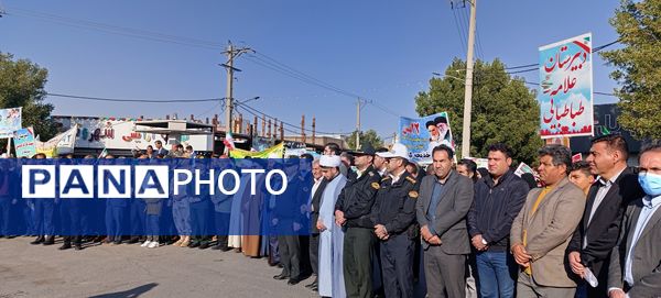 دانش‌آموزان دهلرانی در راهپیمائی ۲۲بهمن