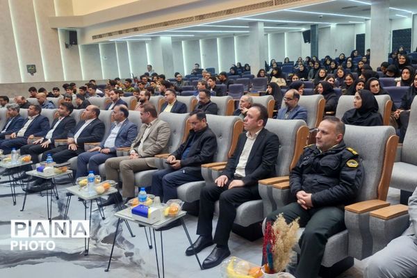 درخشش ستارگان ورامین در آیین تجلیل از نخبگان آموزشی