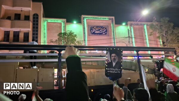 اجتماع مردم مشهد در خیابان هاشمیه مشهد