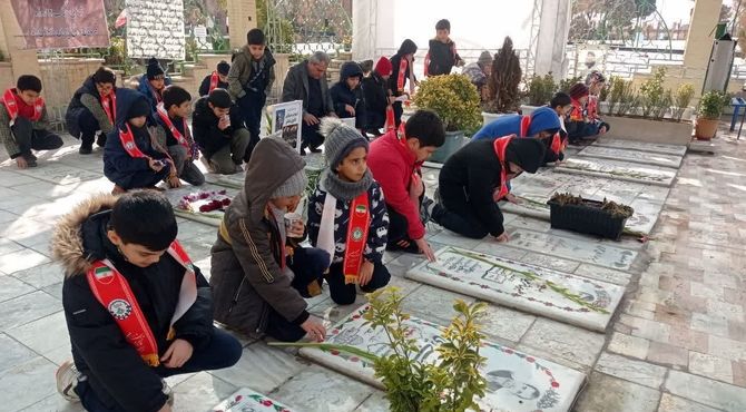 غبارروبی مزار شهدا در دهه فجر با آیینی از جنس احترام 