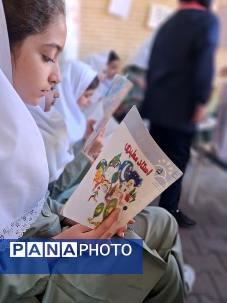 کافه کتاب دبستان سمیه مهربان