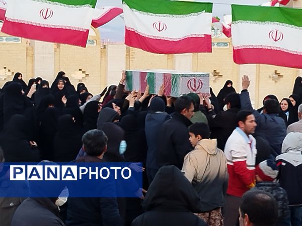 استقبال از شهدای گمنام در شهر درق