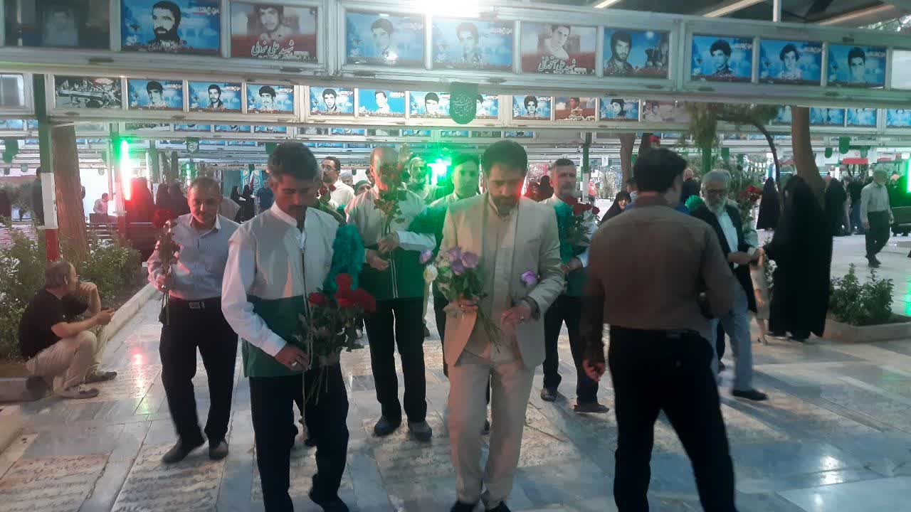 گلباران مزار شهدای سادات در قم