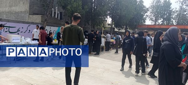 برپایی بازارچه کار و فناوری در دبیرستان شهید بهشتی آشخانه