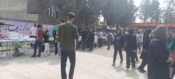 برپایی بازارچه کار و فناوری در دبیرستان شهید بهشتی آشخانه