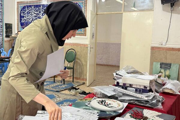 مسابقات فرهنگی و هنری  در دبیرستان شهید تاجیک بهارستان دو