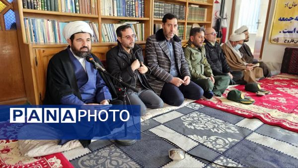 دیدار فرماندار فاروج با امام جمعه به مناسبت آغاز دهه فجر 