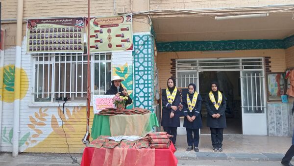 مراسم تجلیل از برترین های علمی ، آموزشی و پرورشی دبیرستان دانشور یک