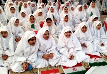 تولد معنویت در دل دختران کلاس سومی 