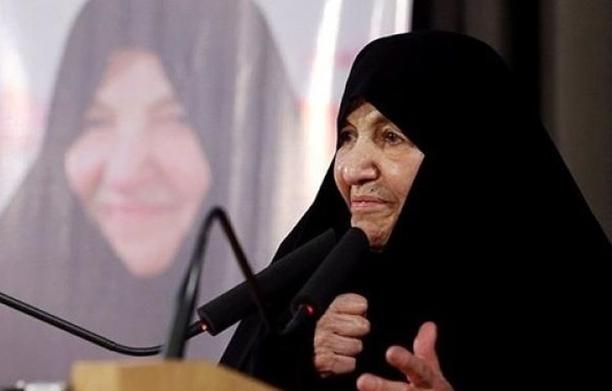 پیکر بانو منیره گرجی براساس وصیت‌نامه وی، بدون تشریفات مرسوم تشییع شد