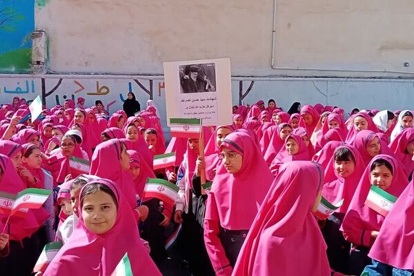 اعتراض و اندوه دانش‌آموزان رودهن از شهادت سیدحسن نصرالله