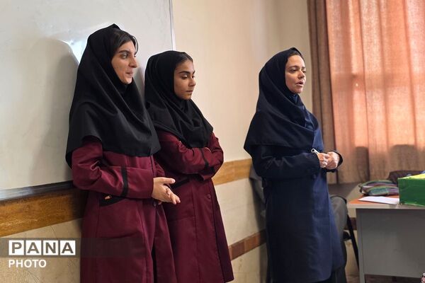هفته سلامت روان در هنرستان کبری زرگران ملارد 