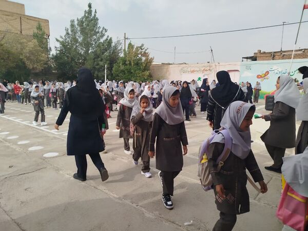 مراسم آغاز سال تحصیلی جدید در دبستان شهید نجفی فدافن 