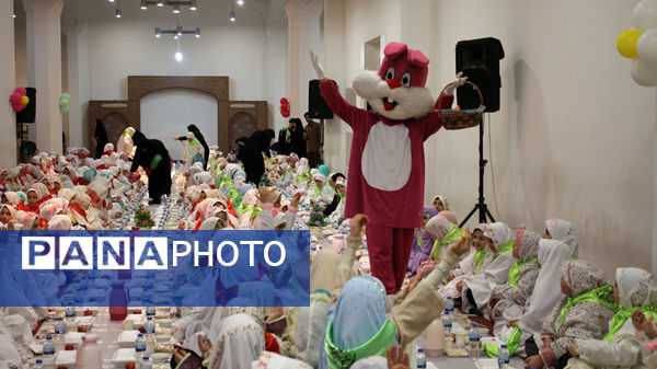 همایش 1100 نفری روزه اولی‌ها در حرم حضرت معصومه(س)