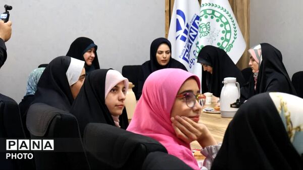تولدی دوباره برای پانا در کنار خبرنگاران برتر 