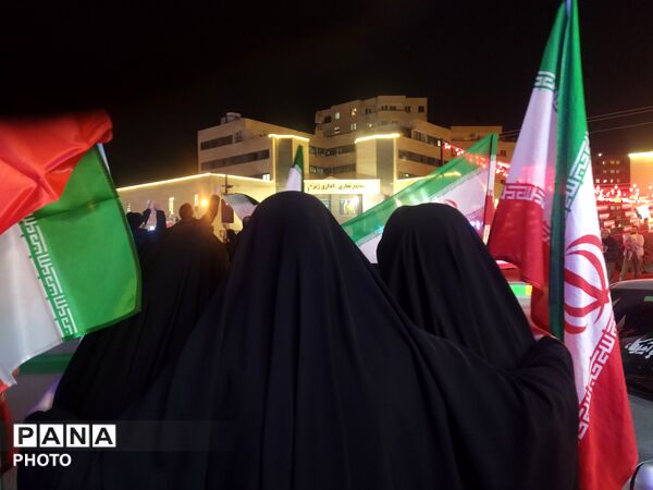 حضور پر صلابت مردم مشهد در راهپیمایی عزاداری 