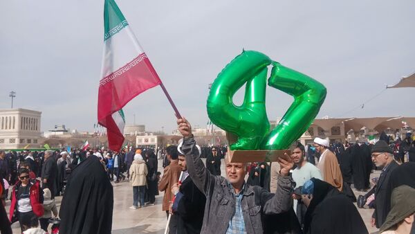 جلوه هایی از راهپیمایی جشن پیروزی انقلاب در شهر قم