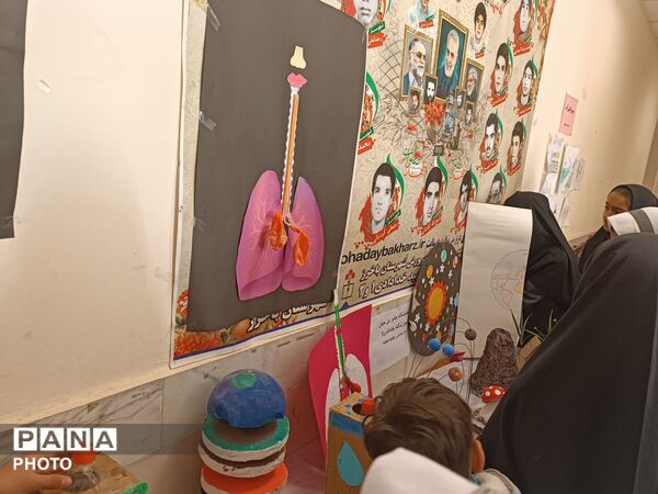 نمایشگاه خلاقیت کودکان مدرسه‌ شهید خدادادی