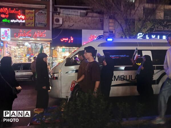 اجتماع باشکوهی فرهنگیان استان البرز در چهلم شهادت رهبر و دانش‌آموزان میناب